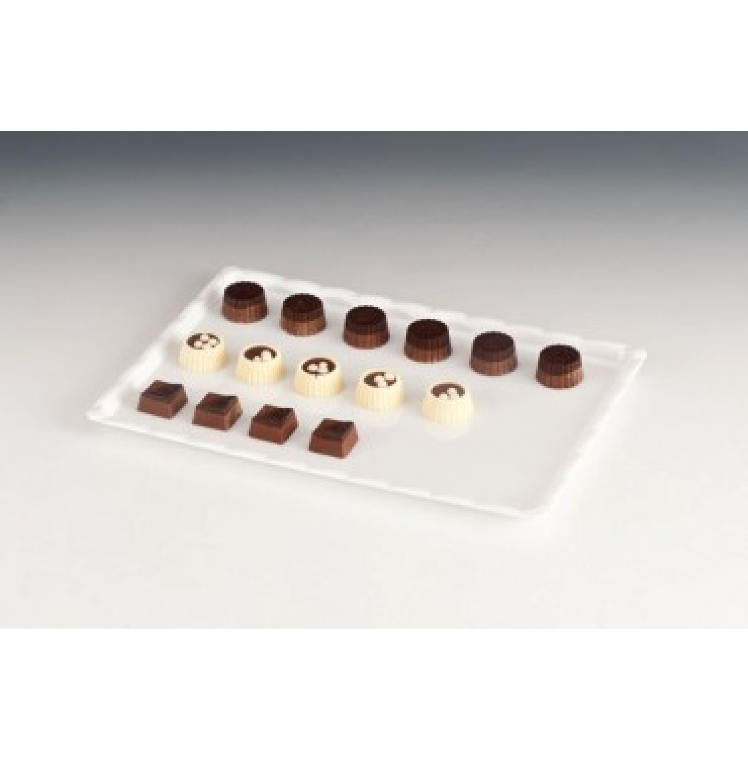 POLYCARBONAT ÇİKOLATA TEŞHİR TEPSİ 20 X 30 Cm